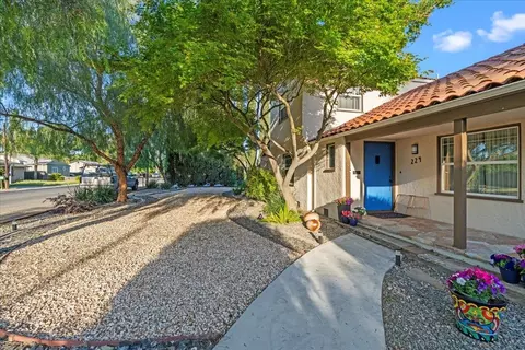 Exterior - 224 Palm Ave, Modesto, CA 95350 photo 4 of 22