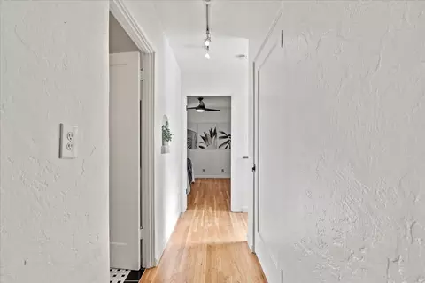 Entry Way - 224 Palm Ave, Modesto, CA 95350 photo 4 of 6