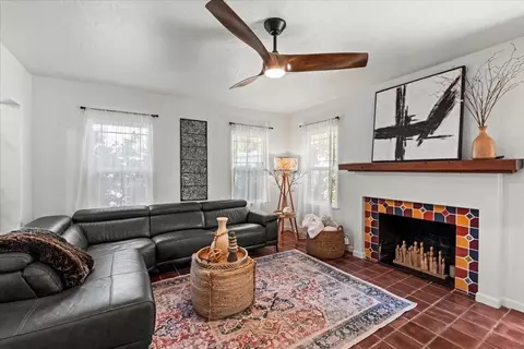 Living - 224 Palm Ave, Modesto, CA 95350 photo 4 of 7