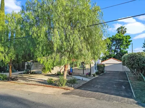 Exterior - 224 Palm Ave, Modesto, CA 95350 photo 2 of 22