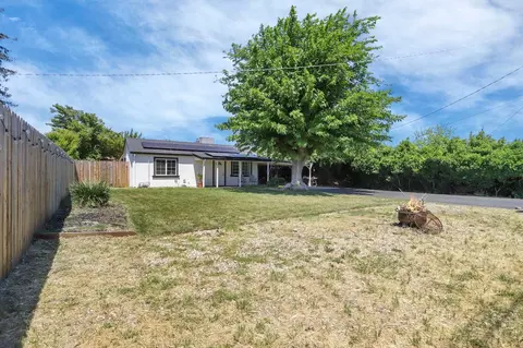Exterior - 4601 E Cooper Rd, Acampo, CA 95220 photo 3 of 8