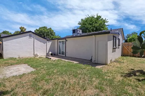 Exterior - 4601 E Cooper Rd, Acampo, CA 95220 photo 8 of 8
