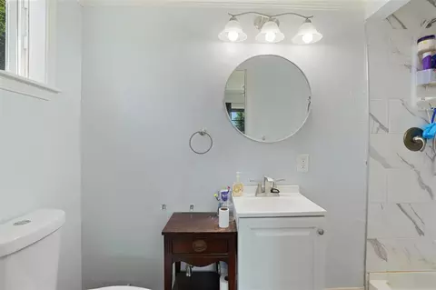Bath - 4601 E Cooper Rd, Acampo, CA 95220 photo 1 of 4