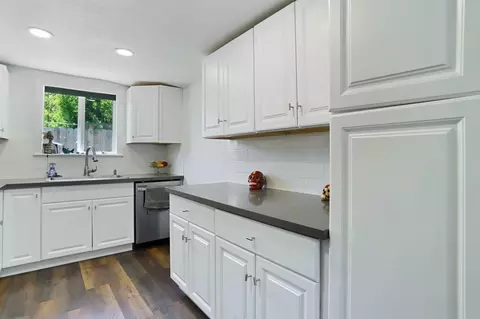 Kitchen - 4601 E Cooper Rd, Acampo, CA 95220 photo 2 of 4