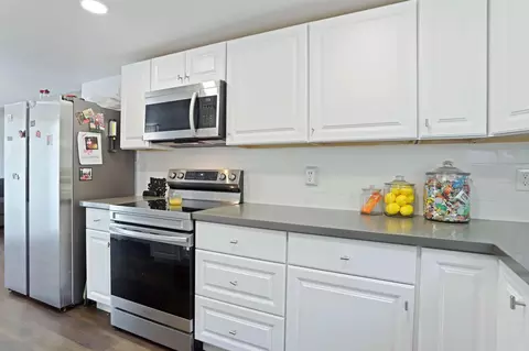 Kitchen - 4601 E Cooper Rd, Acampo, CA 95220 photo 3 of 4