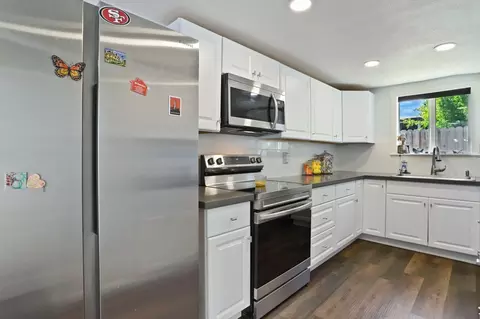 Kitchen - 4601 E Cooper Rd, Acampo, CA 95220 photo 1 of 4
