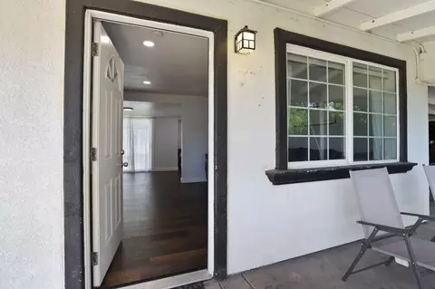 Entry Way - 4601 E Cooper Rd, Acampo, CA 95220 photo 1 of 4