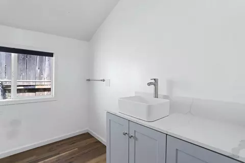 Bath - 4601 E Cooper Rd, Acampo, CA 95220 photo 3 of 4