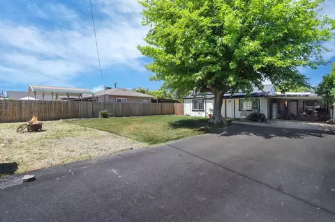 Exterior - 4601 E Cooper Rd, Acampo, CA 95220 photo 2 of 8