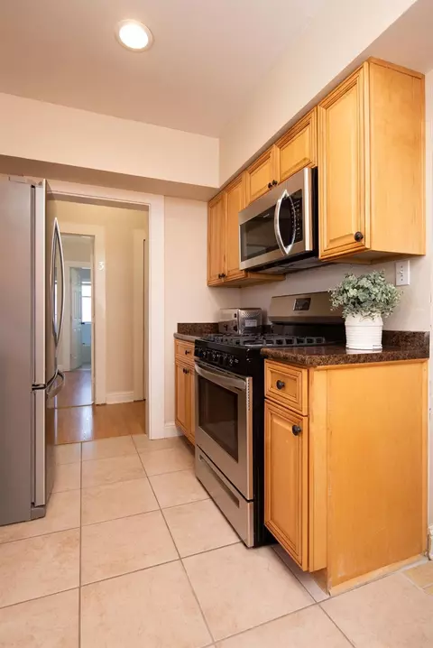 Kitchen - 253 Bodem St, Modesto, CA 95350 photo 5 of 5