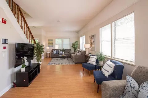 Living - 253 Bodem St, Modesto, CA 95350 photo 1 of 4