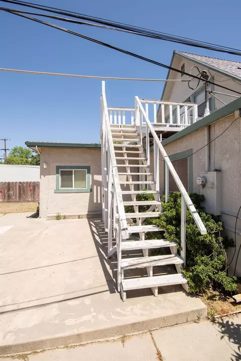 Exterior - 253 Bodem St, Modesto, CA 95350 photo 10 of 14