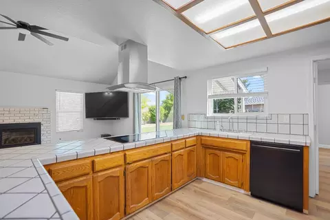 562 Van Dyken Way, Ripon, CA 95366 photo 9
