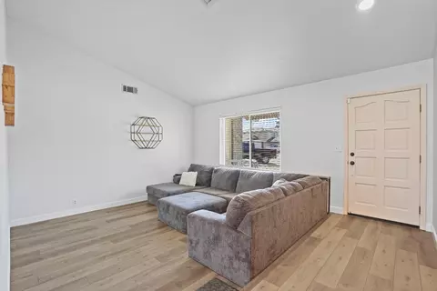 562 Van Dyken Way, Ripon, CA 95366 photo 6