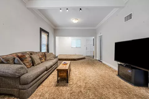 Living - 8846 Sorento Rd, Elverta, CA 95626 photo 1 of 2