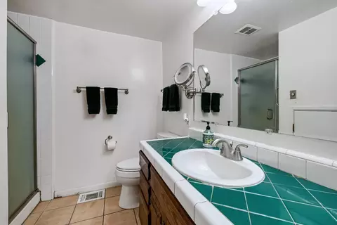 Bath - 8846 Sorento Rd, Elverta, CA 95626 photo 2 of 2