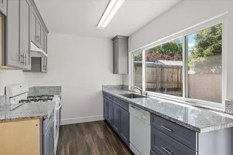 Kitchen - 204 Willowmere Dr, Folsom, CA 95630 photo 1 of 2