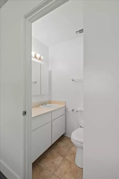 Bath - 204 Willowmere Dr, Folsom, CA 95630 photo 1 of 5