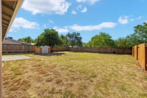 Exterior - 204 Willowmere Dr, Folsom, CA 95630 photo 6 of 12