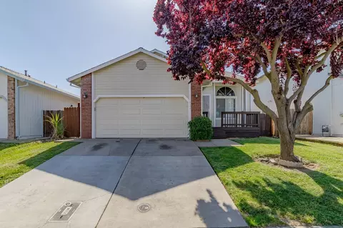 128 Creekside Cir, Sacramento, CA 95823