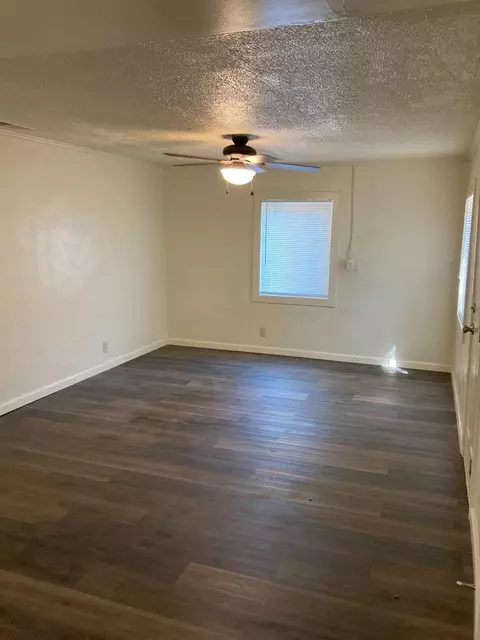 5692 Riverside Dr, Olivehurst, CA 95961 photo 4