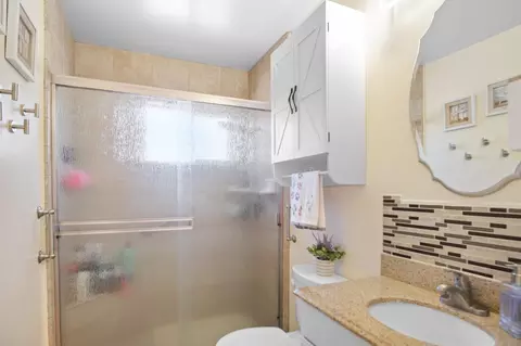 Bath - 1725 W Lodi Ave, Lodi, CA 95242 photo 1 of 2