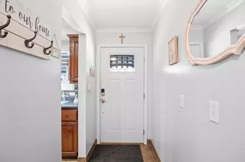 Entry Way - 1725 W Lodi Ave, Lodi, CA 95242 photo 1 of 2