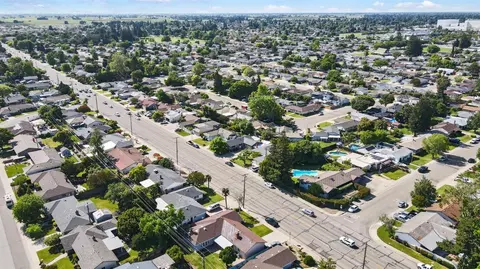 View/Area - 1725 W Lodi Ave, Lodi, CA 95242 photo 3 of 4