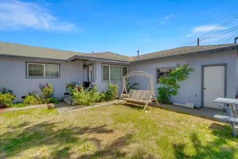 Exterior - 662 Paradise Rd, Modesto, CA 95351 photo 1 of 2