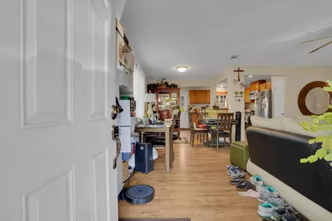 Entry Way - 662 Paradise Rd, Modesto, CA 95351 photo 1 of 1