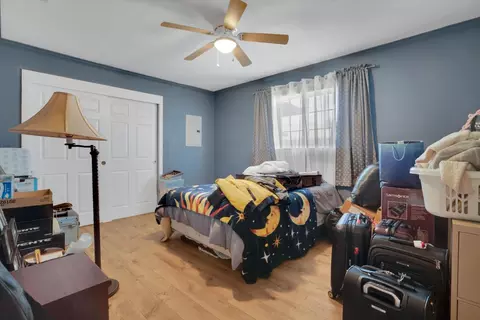 Bedroom - 662 Paradise Rd, Modesto, CA 95351 photo 3 of 4