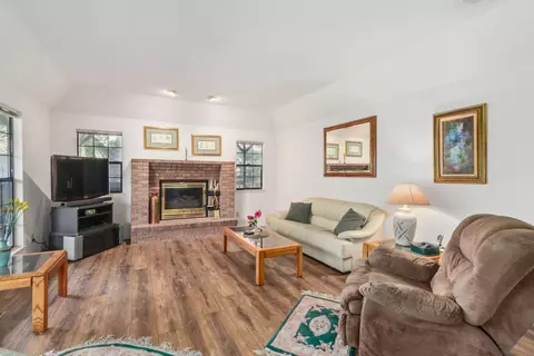 Living - 5335 Robertson Ave, Carmichael, CA 95608 photo 1 of 4