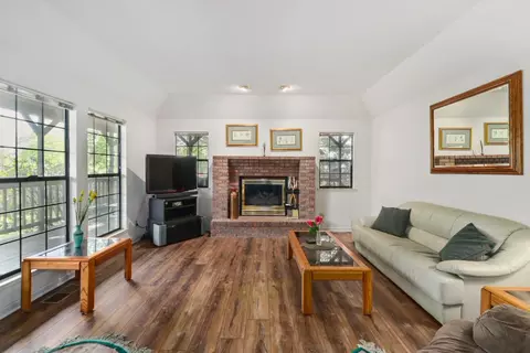 Living - 5335 Robertson Ave, Carmichael, CA 95608 photo 2 of 4