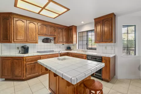 Kitchen - 5335 Robertson Ave, Carmichael, CA 95608 photo 2 of 5