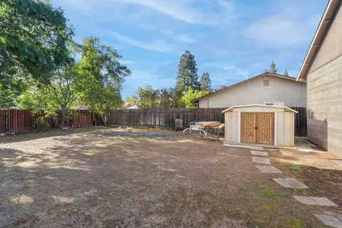 Exterior - 5335 Robertson Ave, Carmichael, CA 95608 photo 13 of 20