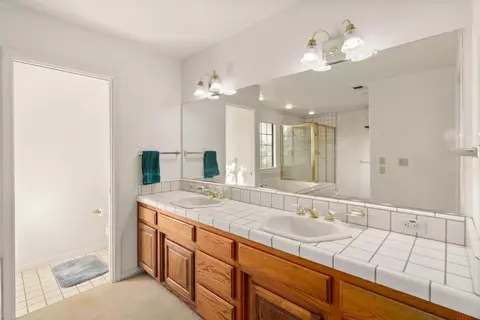 Bath - 5335 Robertson Ave, Carmichael, CA 95608 photo 1 of 11