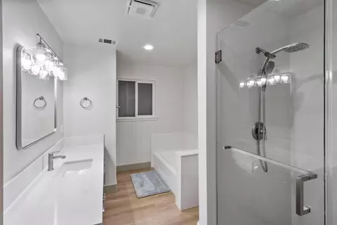 Bath - 3830 Colorado Ave, Turlock, CA 95382 photo 3 of 3
