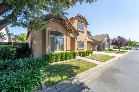 2570 Hogan Dr, Turlock, CA 95382 photo 2