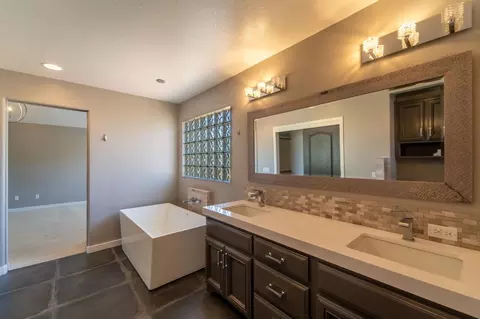 2570 Hogan Dr, Turlock, CA 95382 photo 23