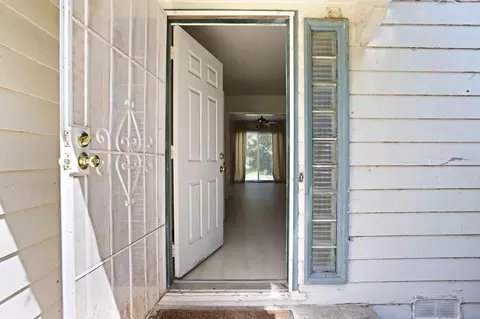 Entry Way - 6791 E Live Oak Rd, Lodi, CA 95240 photo 1 of 4