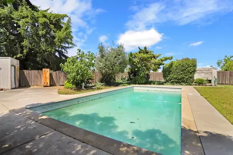 Exterior - 6791 E Live Oak Rd, Lodi, CA 95240 photo 21 of 23