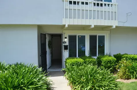7678 La Mancha Way, Sacramento, CA 95823