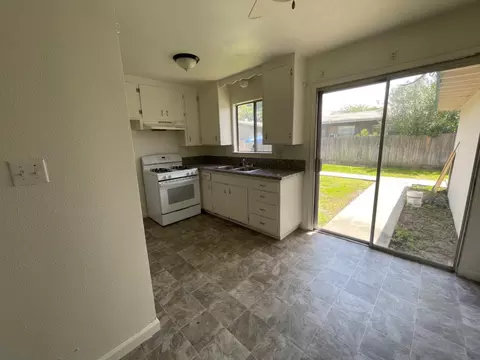 1925 Althoff Ct, Modesto, CA 95355 photo 4