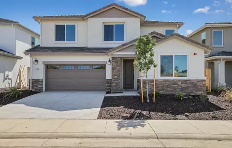 8462 Gurmit Ct, Elk Grove, CA 95624