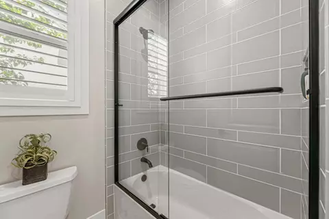 Bath - 3906 Skyline Dr, Rocklin, CA 95677 photo 11 of 11