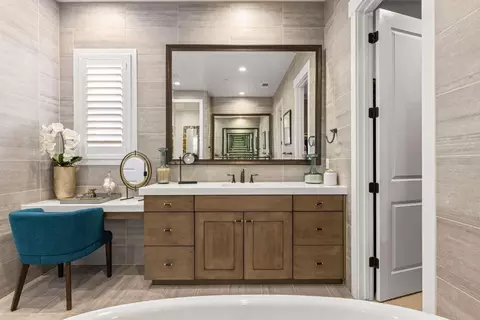 Bath - 3906 Skyline Dr, Rocklin, CA 95677 photo 3 of 11