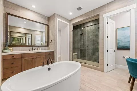 Bath - 3906 Skyline Dr, Rocklin, CA 95677 photo 4 of 11