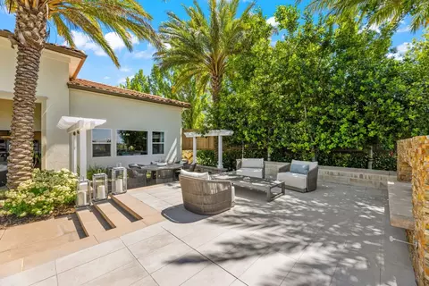 Exterior - 3906 Skyline Dr, Rocklin, CA 95677 photo 9 of 25