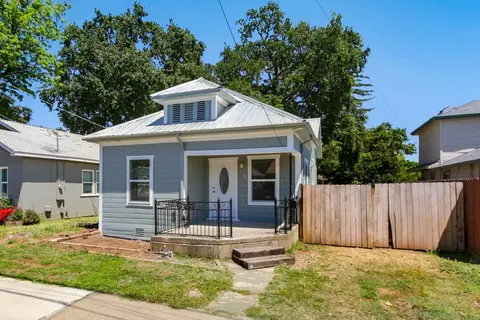 9563 2nd Ave, Elk Grove, CA 95624