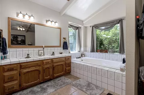 Bath - 2404 Chianti Cir, Modesto, CA 95356 photo 3 of 3